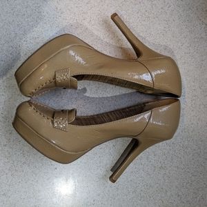 Nine & Co. Platform pumps